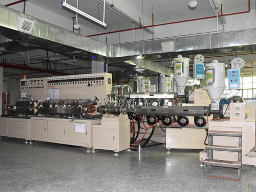 PE cosmetic tube extruding machine