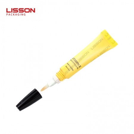 Soft Brush Lip Gloss Tube